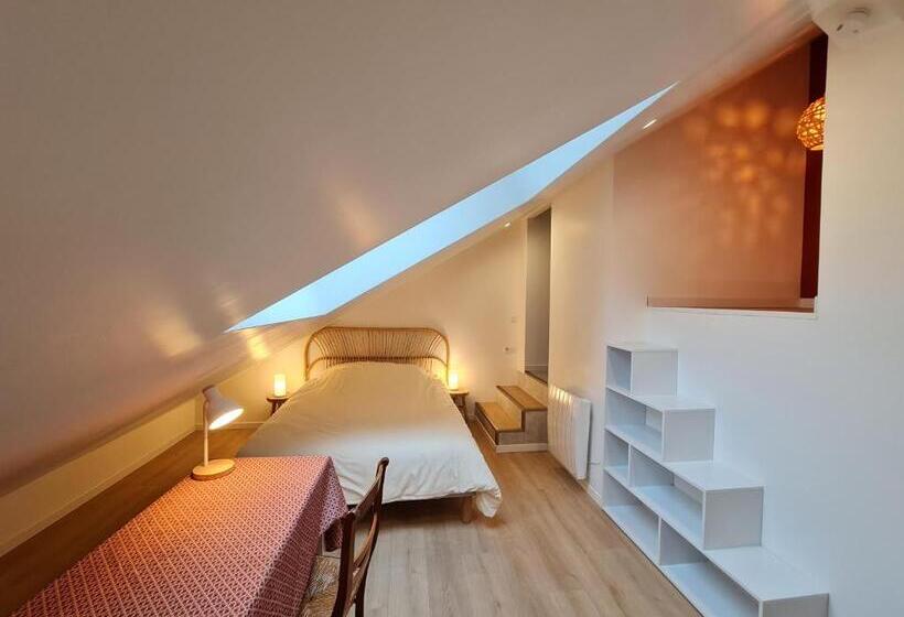 پانسیون Le Saint Christophe   Mairie D Aubervilliers Ligne 12