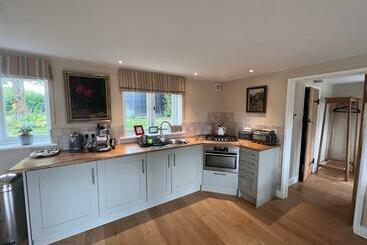 A Modern Annex, In A Tranquil Countryside Setting