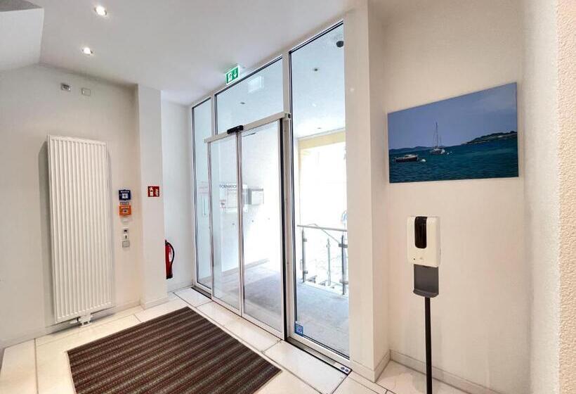 Art Hotel House One