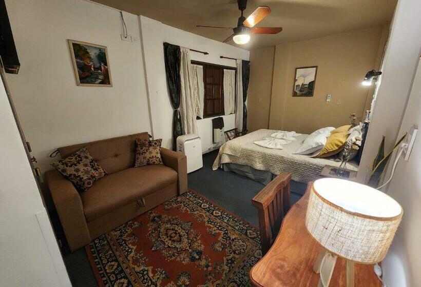 هتل Hostel Spa Mediterranea