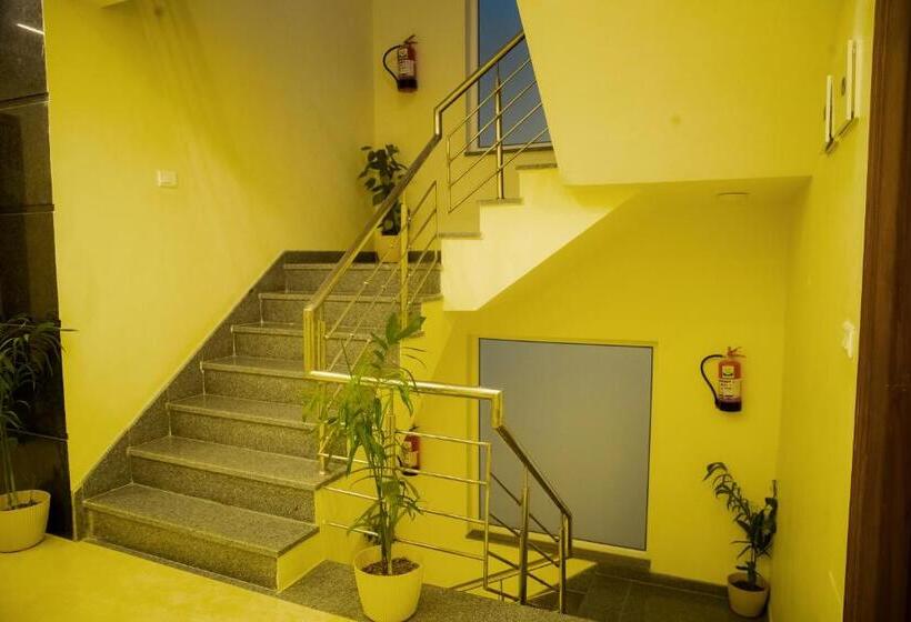 فندق Lime Tree Luxury Studio   Service Apartment Near Artemis Hospital ,gurgaon