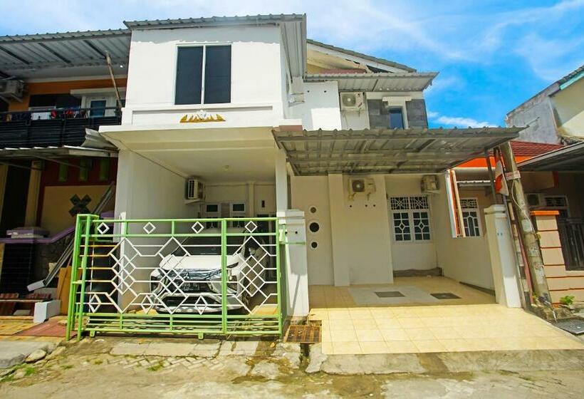 فندق Oyo 91460 Guest House Kencana Syariah