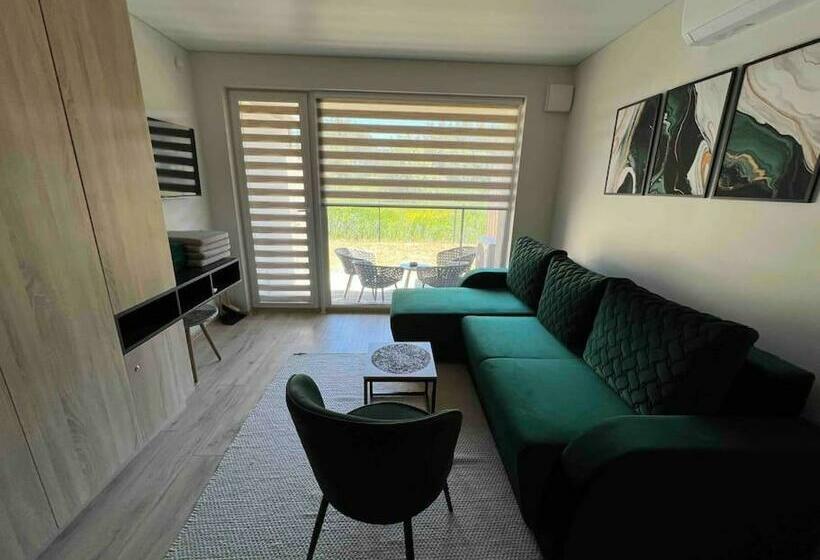 Modern & Cozy Studio With Patio “prie Juros”