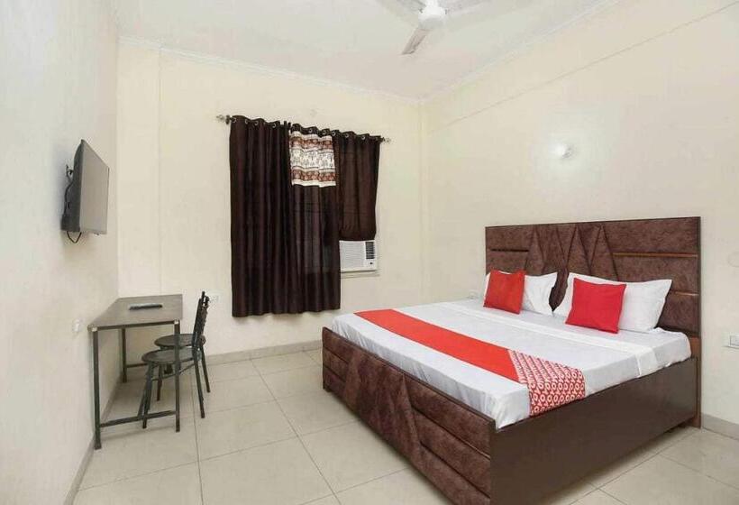 ホテル Golden Crown