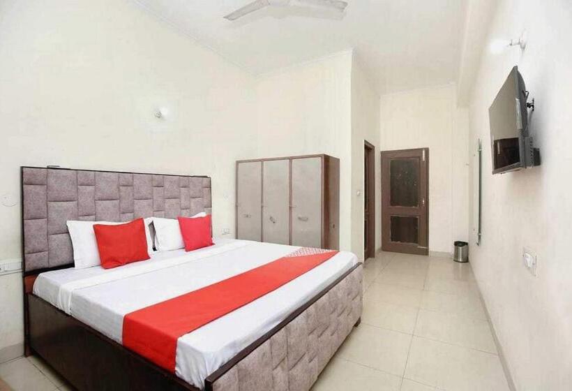 ホテル Golden Crown