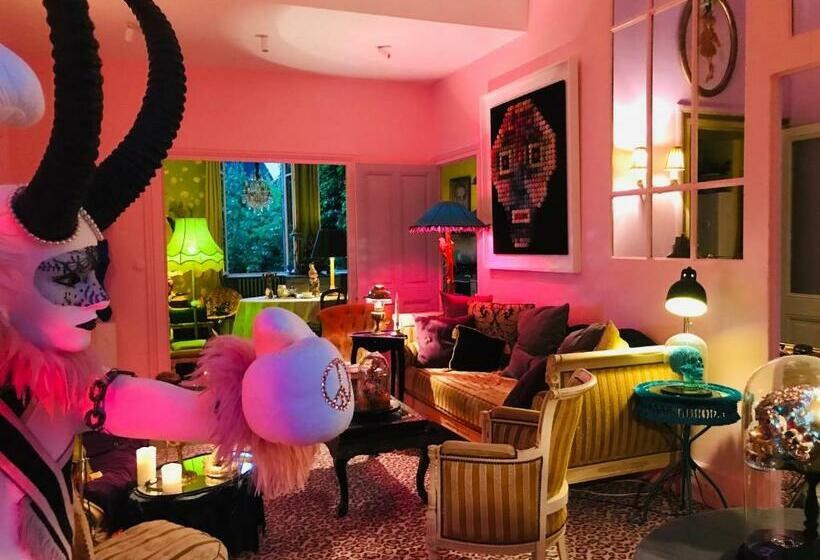 تختخواب و صبحانه La Maison Des Roses