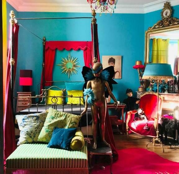 تختخواب و صبحانه La Maison Des Roses