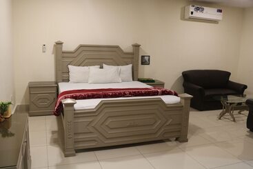 هتل Rysons Continental