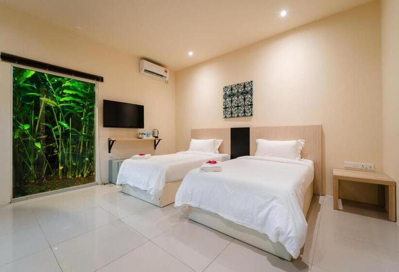 هتل The Firefly Resort
