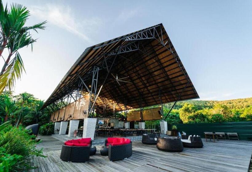 هتل The Firefly Resort