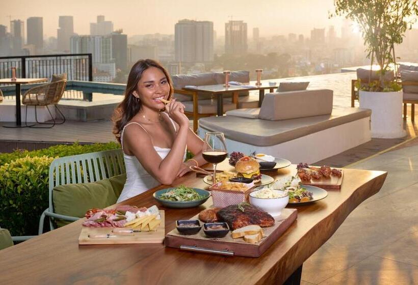 בית מלון כפרי The Peninsula Phnom Penh