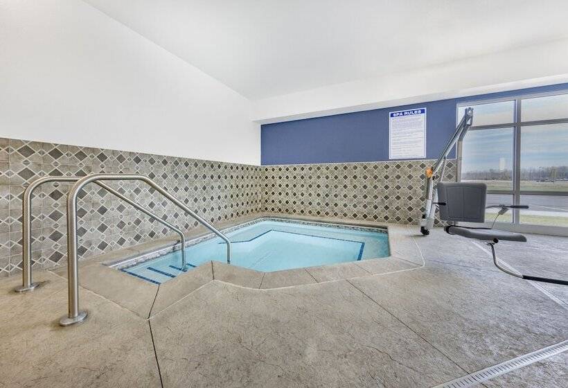 בית מלון כפרי Americinn By Wyndham International Falls