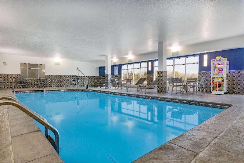 בית מלון כפרי Americinn By Wyndham International Falls