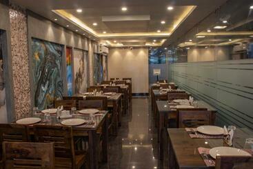 هتل Anandaloke Residency