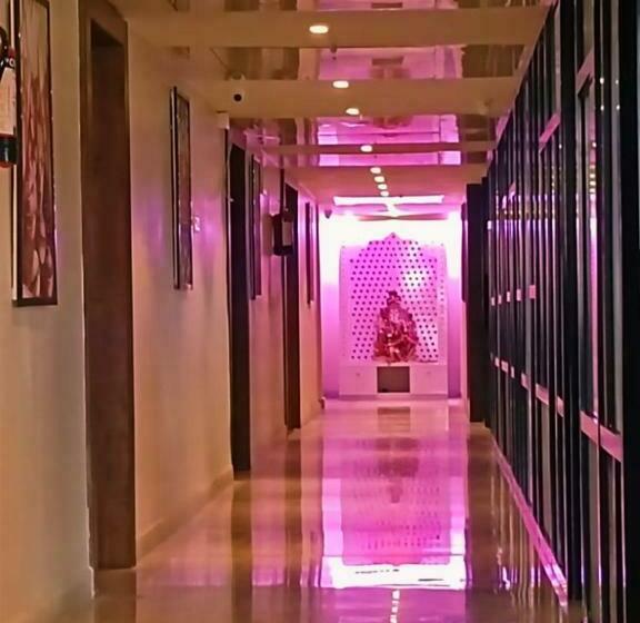 هتل Ekta International !! 300 Mts From Baba Baidyanath Dham Temple !!