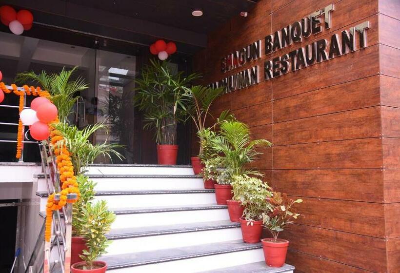 هتل Ekta International !! 300 Mts From Baba Baidyanath Dham Temple !!
