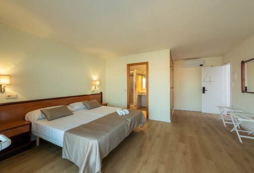 Отель Iroco Hostal