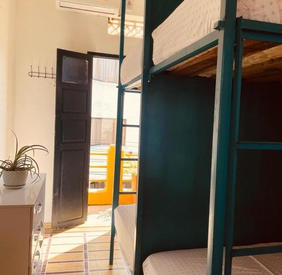پانسیون Hostal 1545