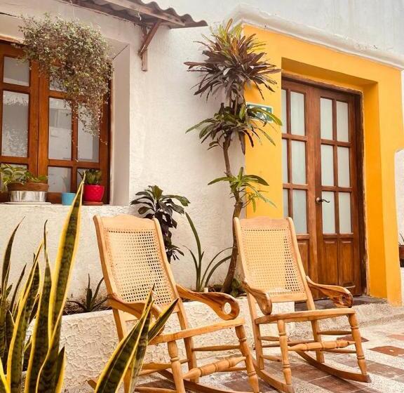 پانسیون Hostal 1545