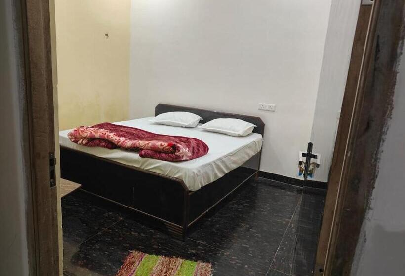 پانسیون Sky Inn Paying Guest House