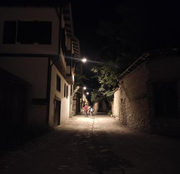 مبيت وإفطار Yedekcioğlu Konak