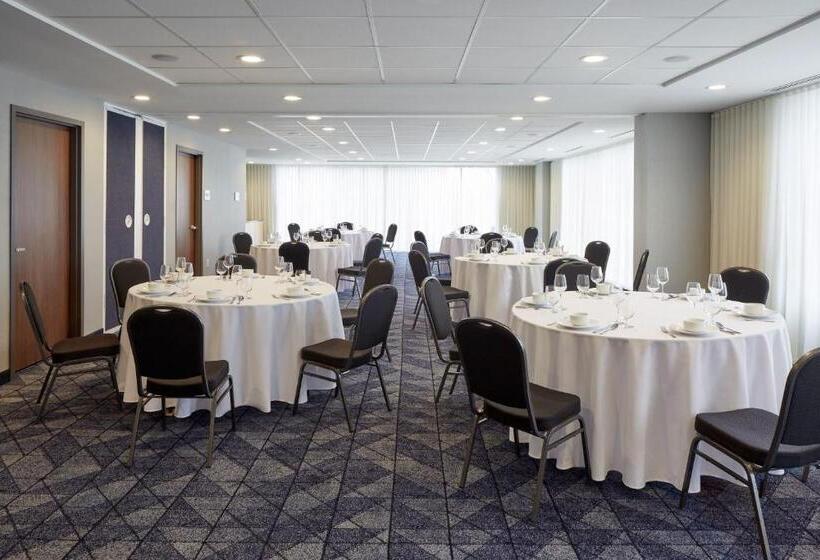 هتل Courtyard By Marriott Montreal Midtown