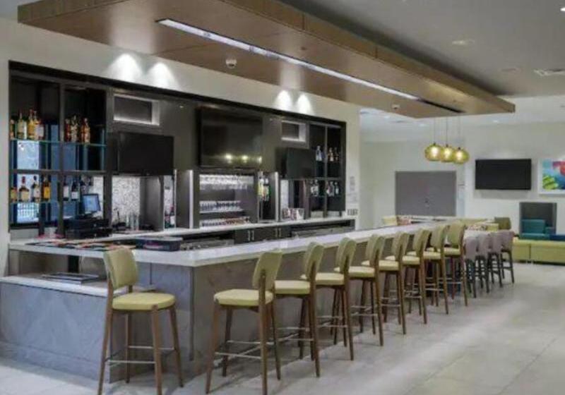 هتل Hilton Garden Inn Visalia, Ca
