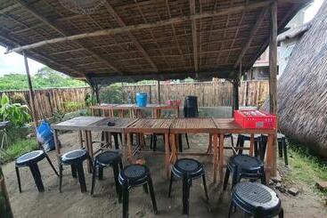 پانسیون Calatagan S Bahay Kubo With Beach Access