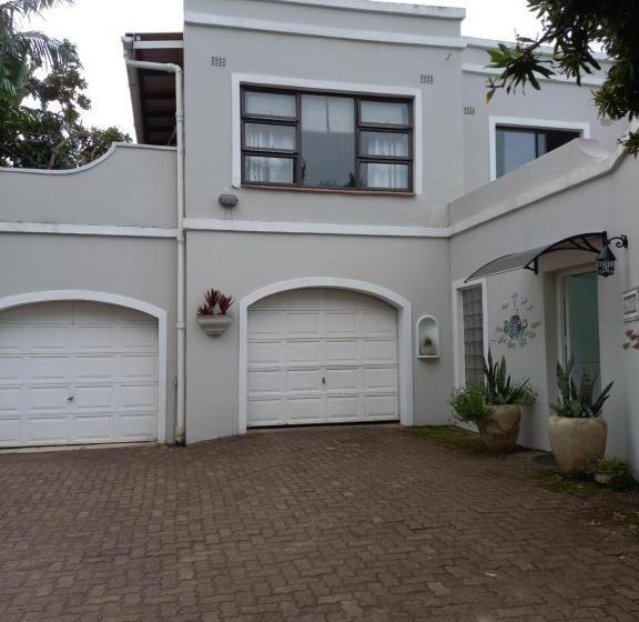 Пансион Driftwood Suite, Villa Roc Guesthouse, Salt Rock Ballito, No Loadshedding