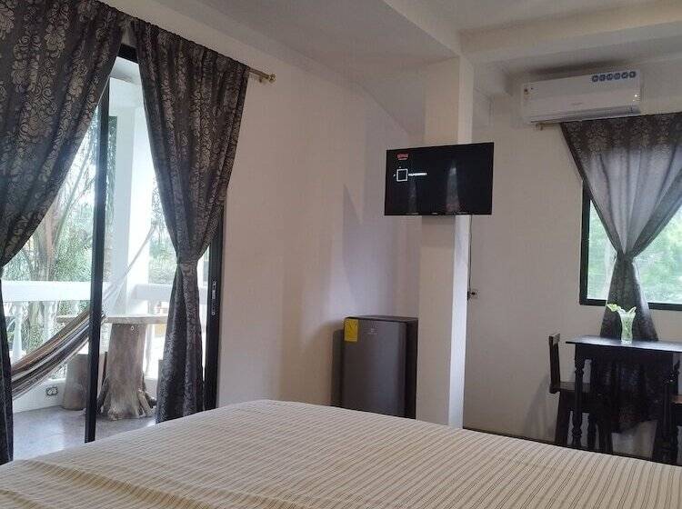 پانسیون Palmendros Hosteria