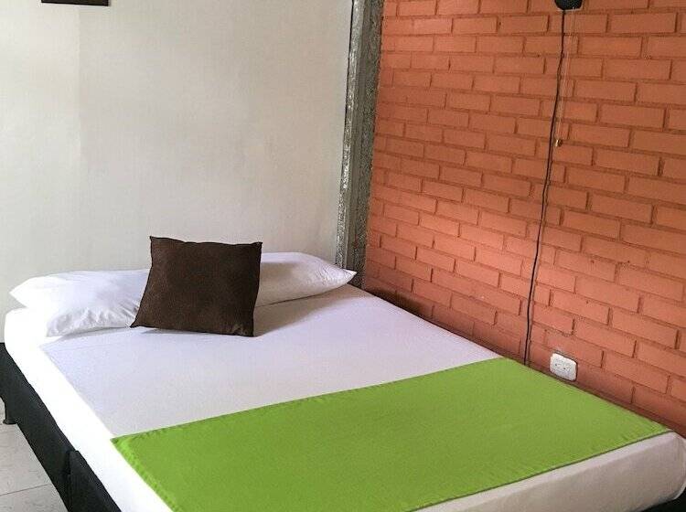 پانسیون Room In Guest Room   Room With 2 Double Beds   Number 14