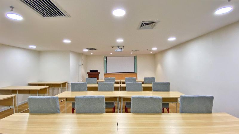 Hotel Hanting  Harbin Railway Station Square