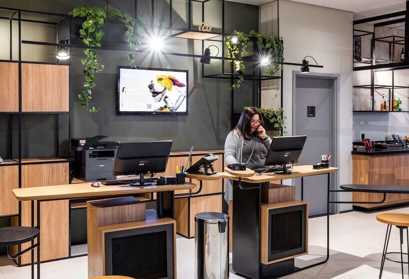 Отель Ibis Botucatu