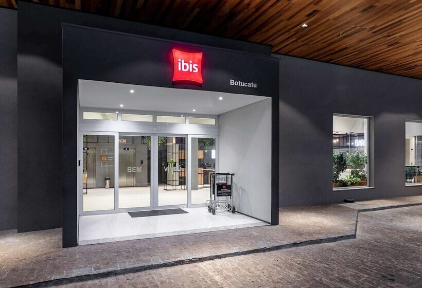 Отель Ibis Botucatu