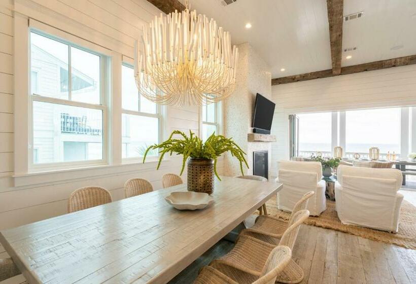 Marlin By Avantstay Beachfront Mansion W 10 Bdrs Multiple Living Spaces Kitchens