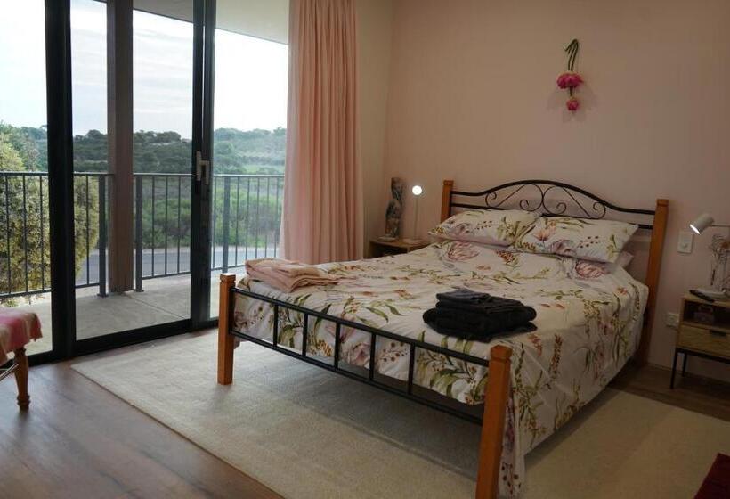 Wren Rise Bed & Breakfast