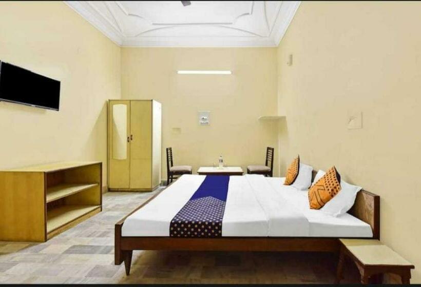 هتل Oyo 89929  Paras Villa