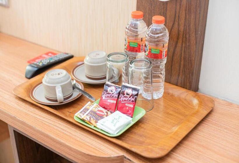 Hotel Reddoorz Plus Syariah @ Jalan Dokter Wahidin Bojonegoro