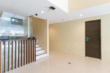 هتل Urbanview At San Antonio S Place Sampaloc Manila