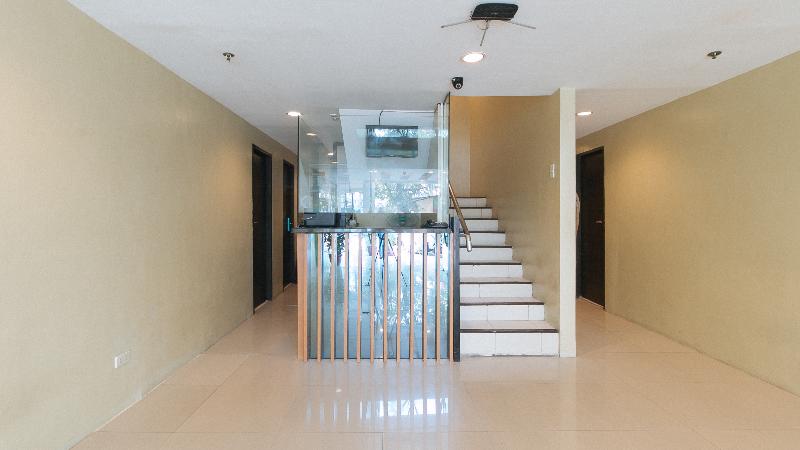 هتل Urbanview At San Antonio S Place Sampaloc Manila