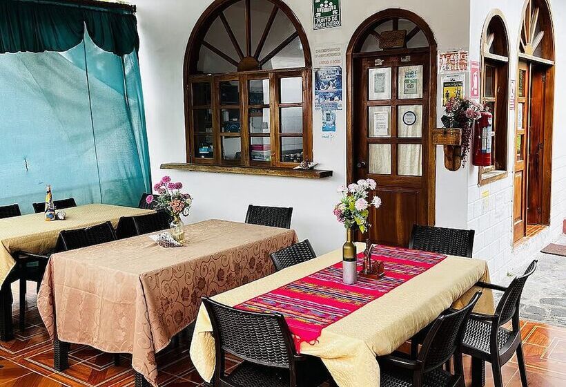 پانسیون Hostal Las Gardenias