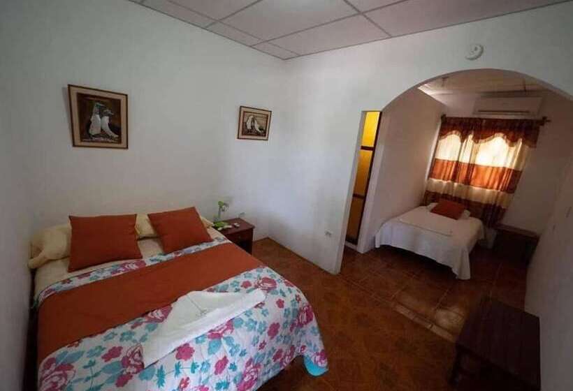 پانسیون Hostal Las Gardenias