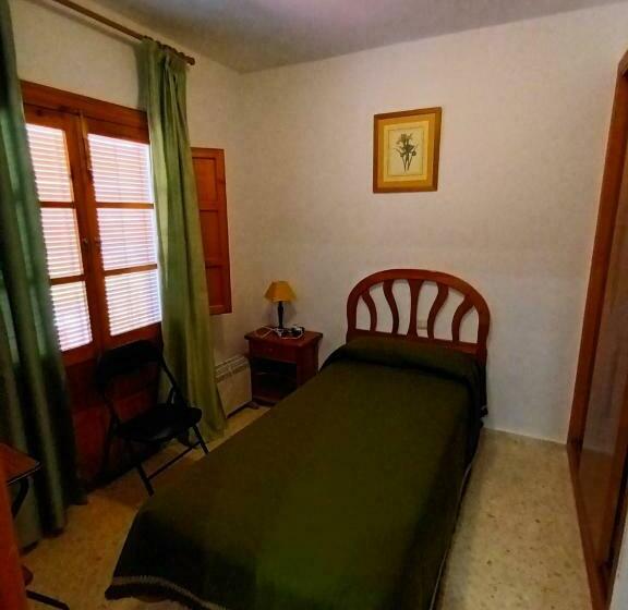 پانسیون Hostal Moncada