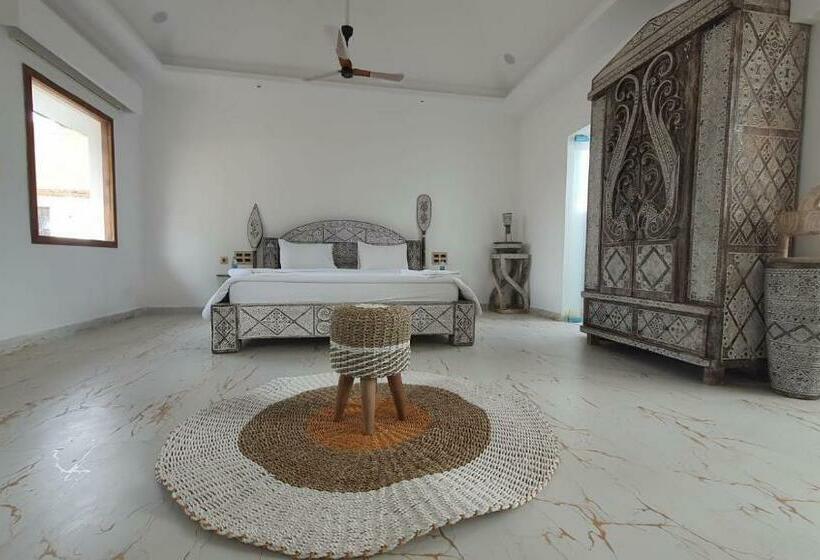 אתר נופש The French Town