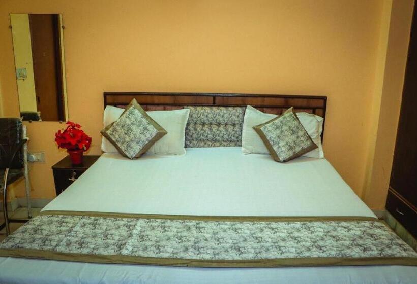 تختخواب و صبحانه Madhav Palace