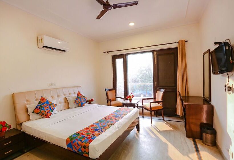 Fabhotel Grand Palace