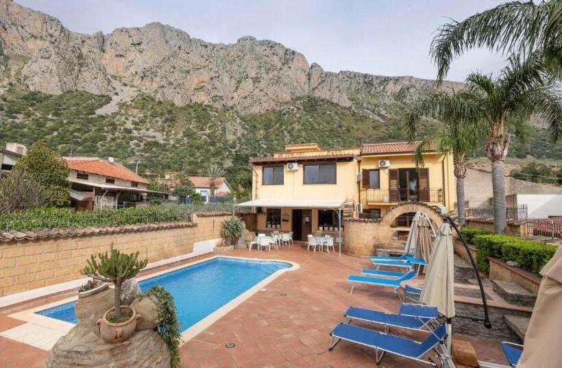 پانسیون Villa Alelida
