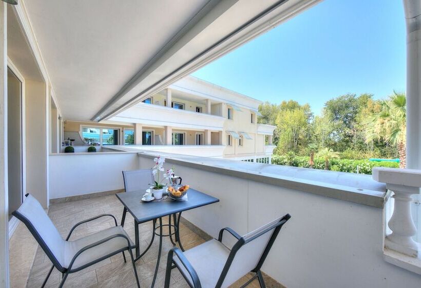 Rivoltella Apt With Pool 600m From Lake   Happy Rentals