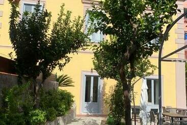 تختخواب و صبحانه Palazzo Bonaventura 1906