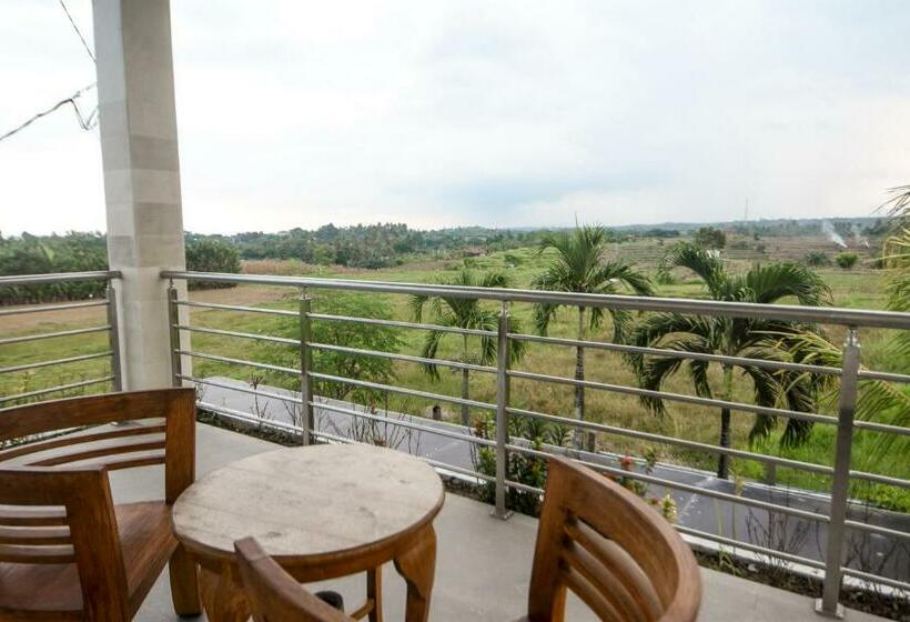 تختخواب و صبحانه Three Palms Surf & Stay Medewi
